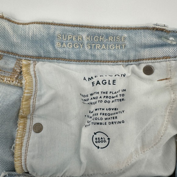 American Eagle Super High Rise Baggy Straight Distressed Jeans Light Wash Sz  10 - Picture 10 of 11